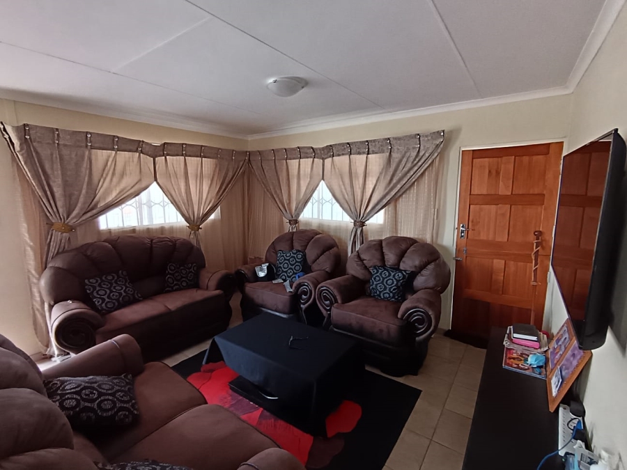 2 Bedroom Property for Sale in Freedom Park North West